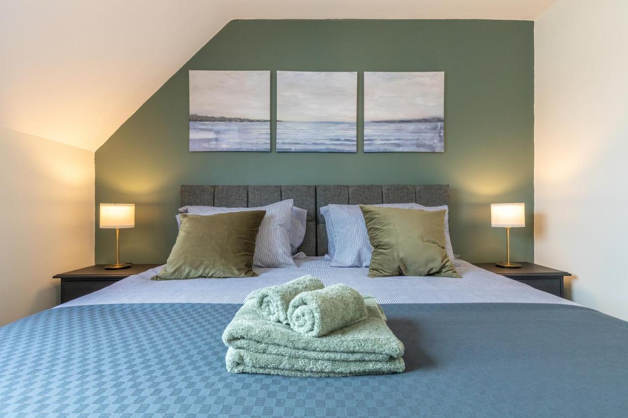 4 Bed City House With Private Garden And Parking Winchester Buitenkant foto